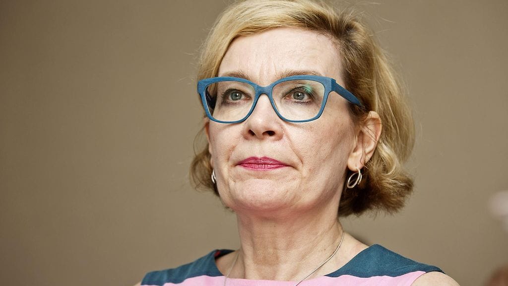 Sisäministeri Paula Risikko.