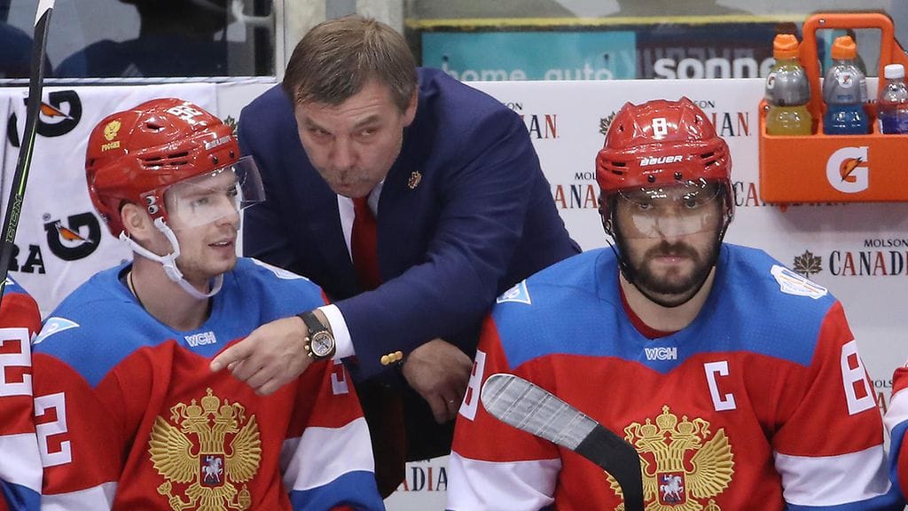 Jevgeni Kuznetsov ja Aleksandr Ovetshkin yrittävät kaataa Kanadan.