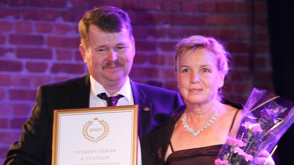 Pauli ja Ritva Raivio juhlivat alkuvuonna ravigaalassa Tähen Toivomuksen viimevuotista menestystä.