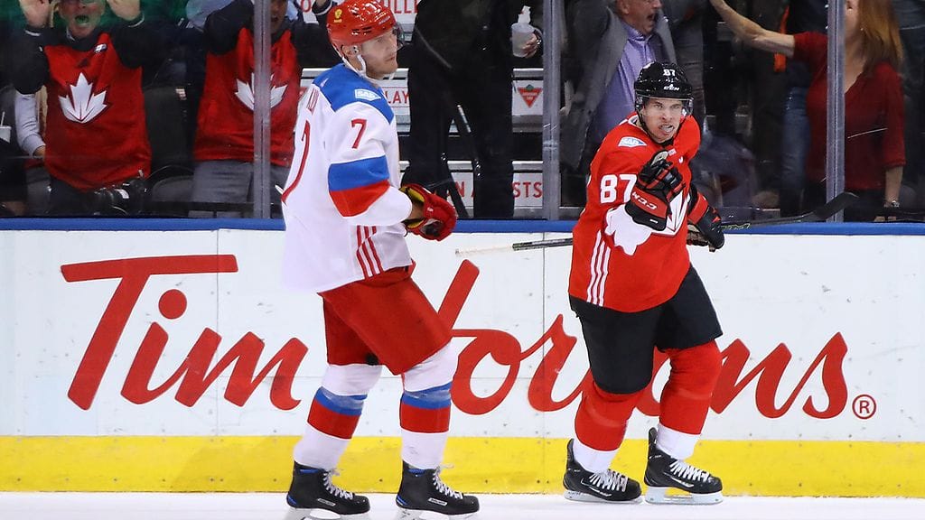 Sidney Crosby pääsi tuulettamaan maalia ryövättyään kiekon Dmitri Kulikovilta.