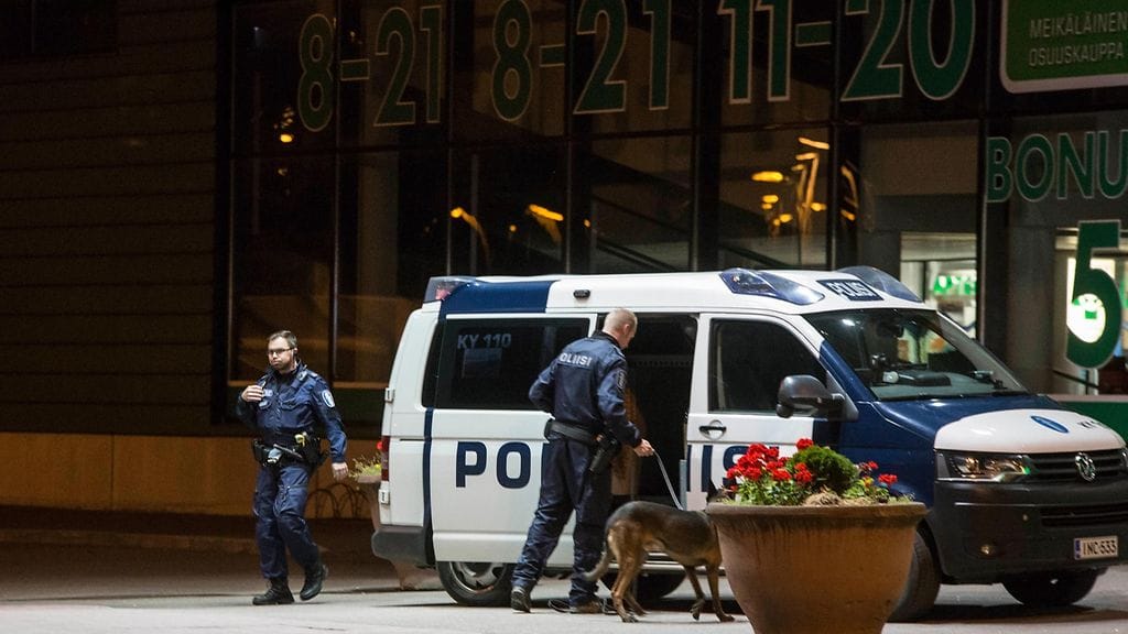 Kotkassa kultasepänliikkeestä varastettiin huomattava määrä koruja sunnuntaiyönä. Tekijä tai tekijät ovat edelleen karkuteillä.