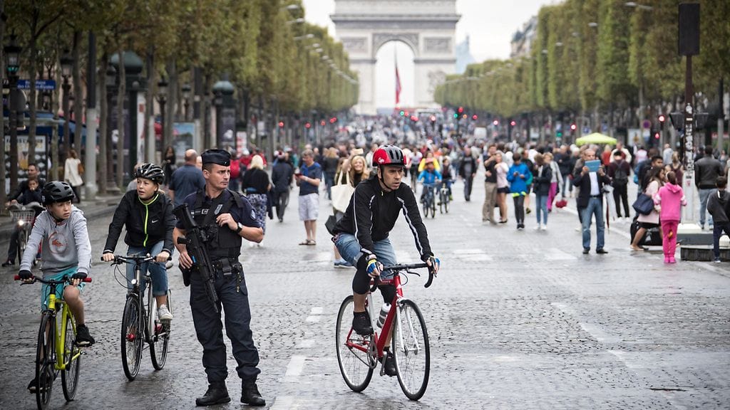 Ranskassa hallitus esittää muun muassa sakkoja paikan päällä seksuaalisesta ahdistelusta kiinni jääneille.
