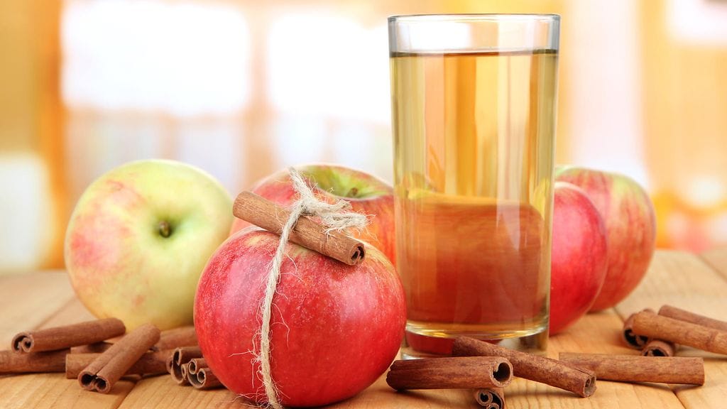 Omenalla, kanelilla ja sitruunalla on monia terveydelle hyviä ominaisuuksia.