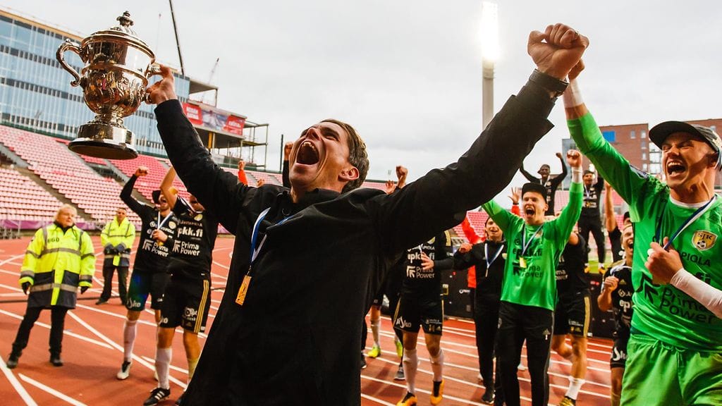 Simo Valakari tuuletti SJK:n cup-mestaruutta lauantaina.