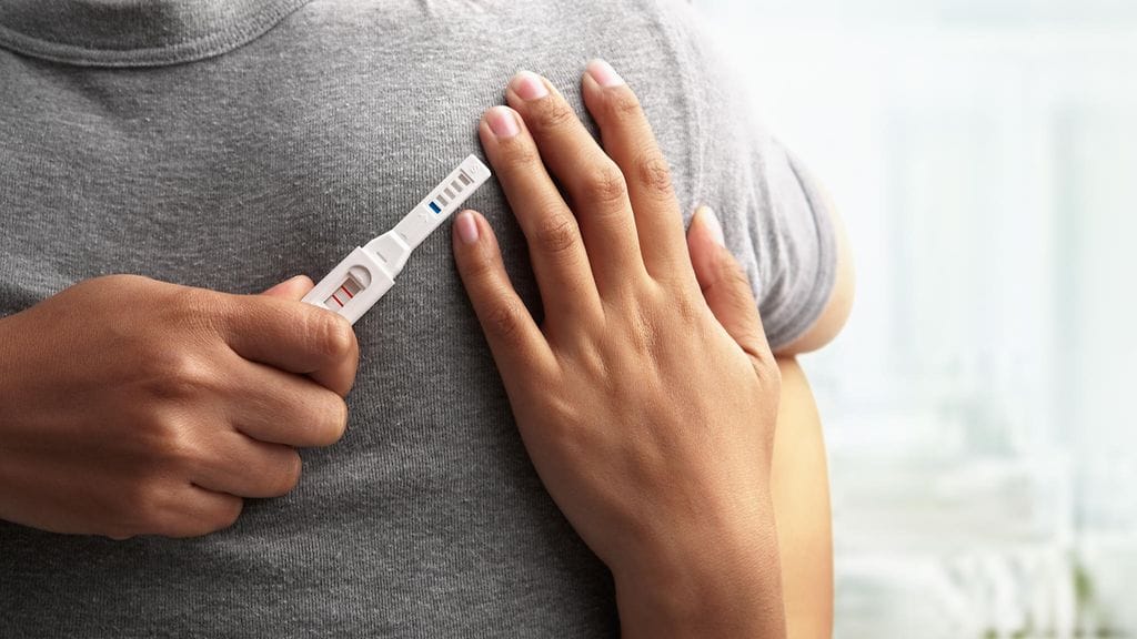 Tuore äiti muistuttaa, että kuva positiivisesta raskaustestistä kertoo harvoin koko totuutta.