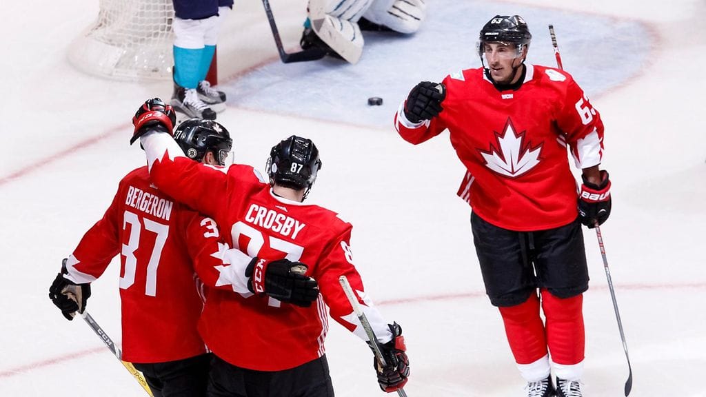 Sidney Crosby, Patrice Bergeron ja Brad Marchand (oik.) johtivat Kanadan jälleen voittoon.