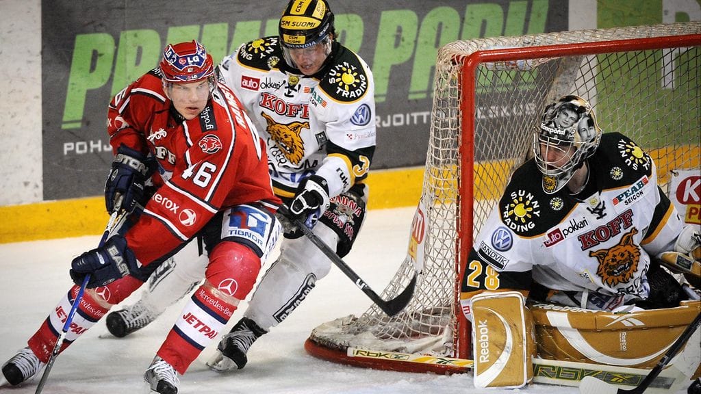 Hannu Toivonen avaa Ilveksen maalilla.