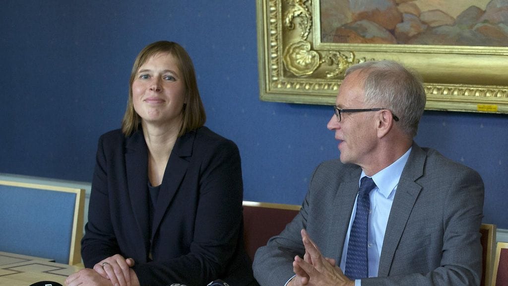 Kersti Kaljulaid ja Eiki Nestor (oik.) tiedotustilaisuudessa Tallinnassa eilen.