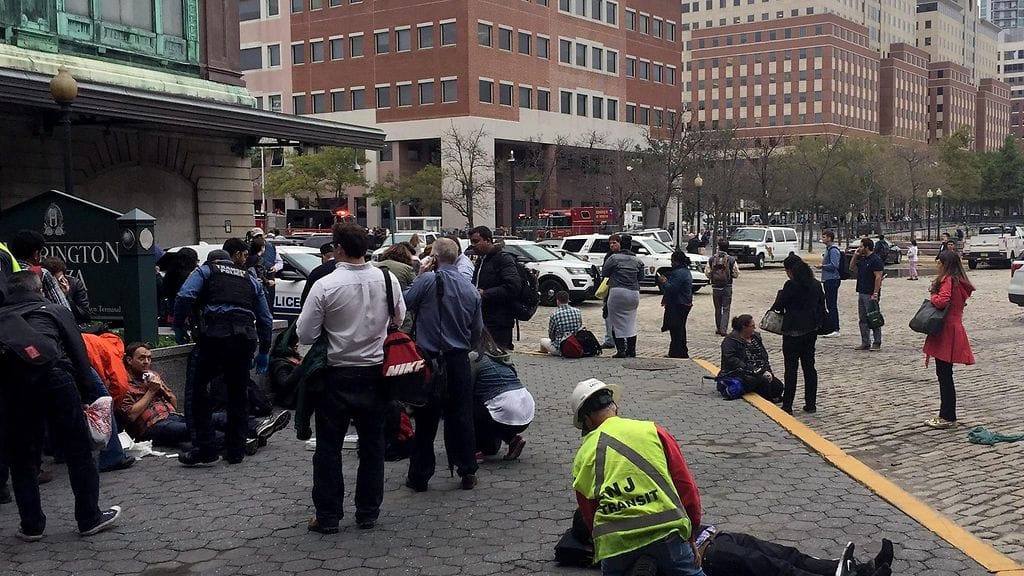 Tähän mennessä viranomaiset ovat vahvistaneet yhden ihmisen kuolleen onnettomuudessa. Turmassa kuoli 34-vuotias Fabiola Bittar de Kroon, joka seisoi laiturilla katon romahdettua hänen päälleen.