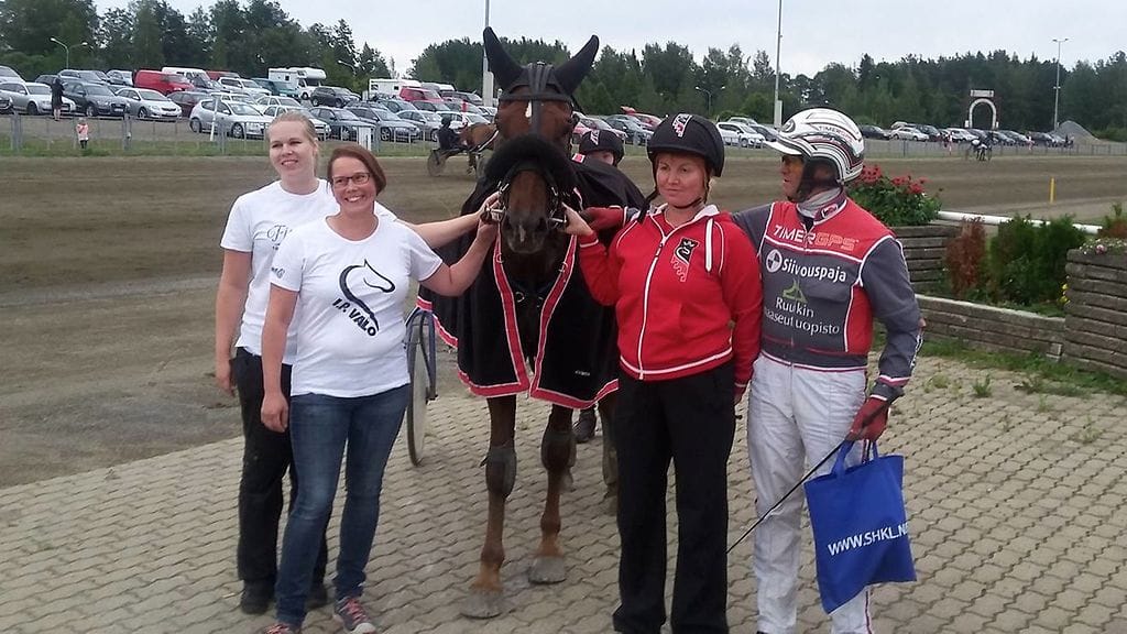 Vilma Lyydia ja Mauri Jaara ovat juhlineet tänä vuonna voittajina myös Joensuussa.