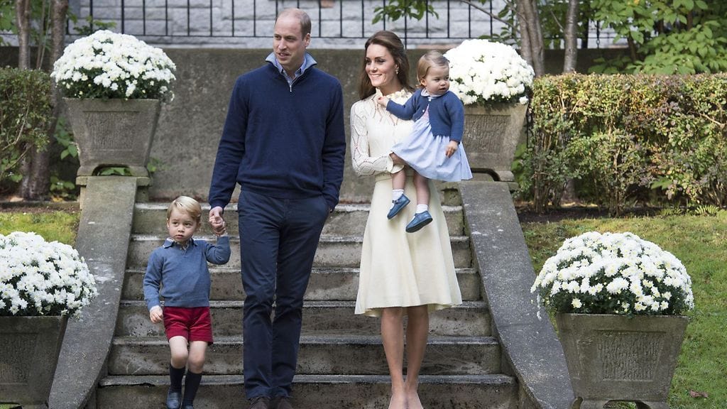 William ja Catherine toivat lapsensa Georgen ja Charlotten tapaamaan kanadalaisia lapsia.