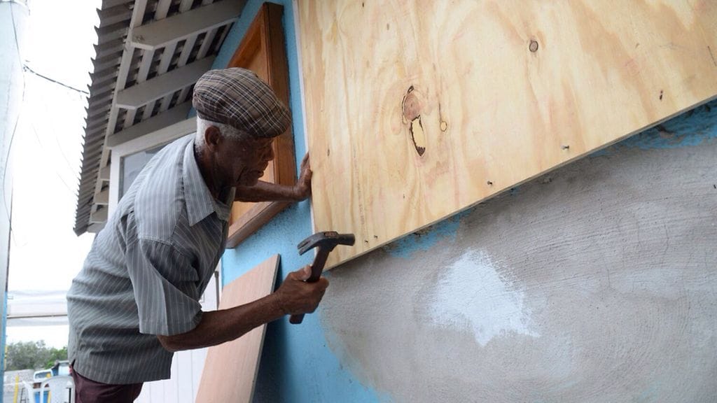 Myrskyyn varauduttiin eilen Jamaikalla.