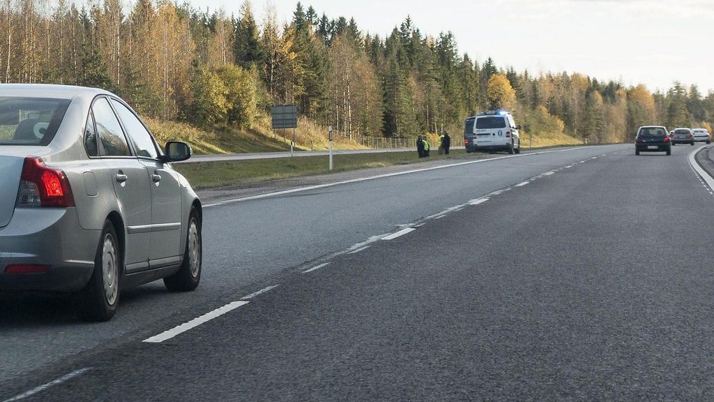 Poliisi joutui käyttämään eilen asetta Nelostiellä, Orimattilan lähistöllä. Noin 30-vuotias mies kuoli välikohtauksessa.