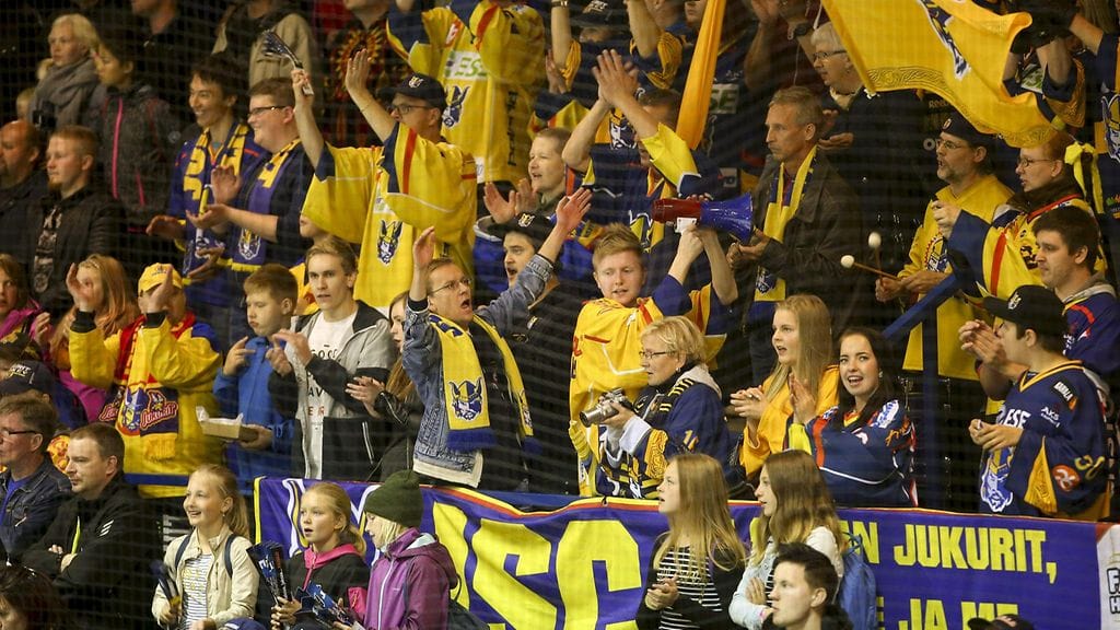 Jukurien kannattajia Sport-kotipelissä 16. syyskuuta.