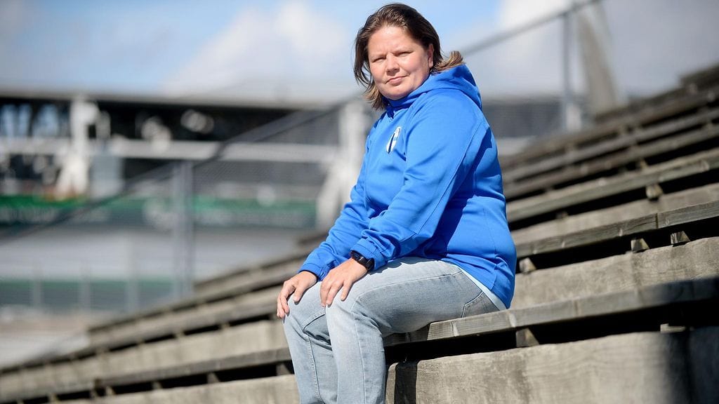 Alle 19-vuotiaiden tyttöjen maajoukkueen päävalmentaja Marianne Miettinen.