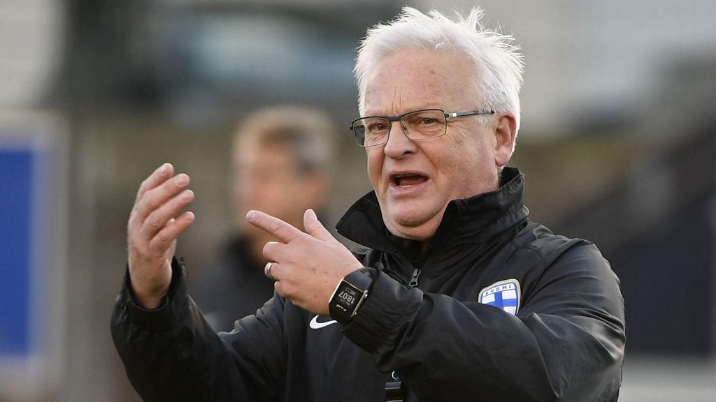 Hans Backe ei ole vielä saavuttanut voittoa Huuhkajissa.