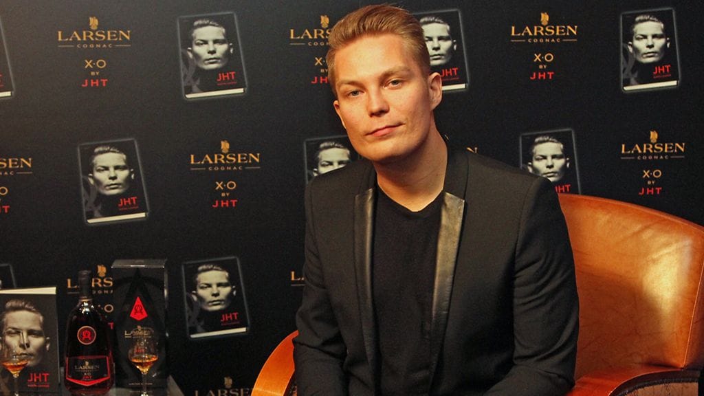 Runsaat tulot kerännyt Cheek kirjanjulkistustilaisuudessaan lokakuun 2016 alussa.