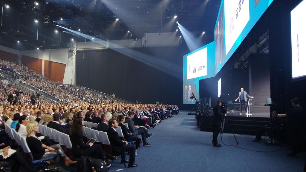 Scott Galloway NBF2016 yleisö