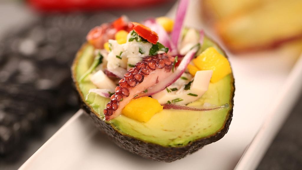 Chilillä maustetut kalat ja äyriäiset ovat tyypillistä perulaista ruokaa.