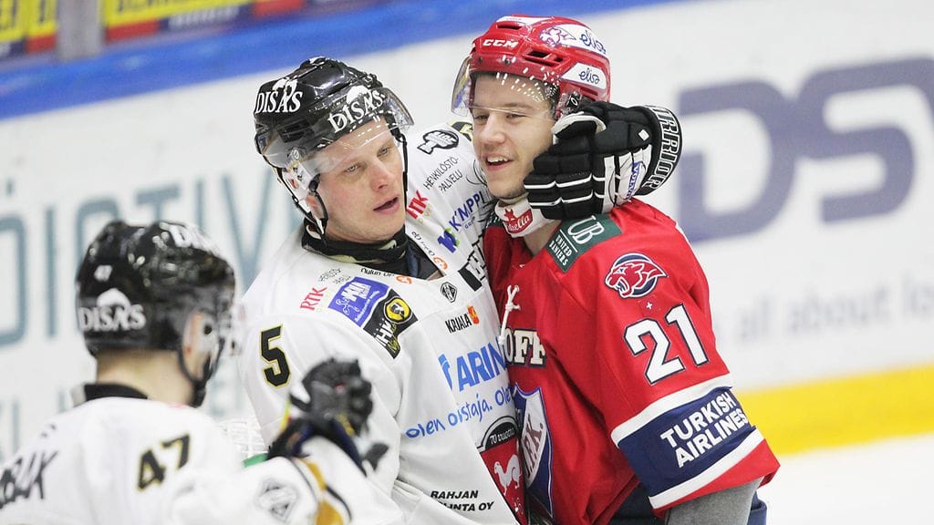 SM-liigaseurat ovat alkaneet ottaa yhteen myös kaukalon ulkopuolella.