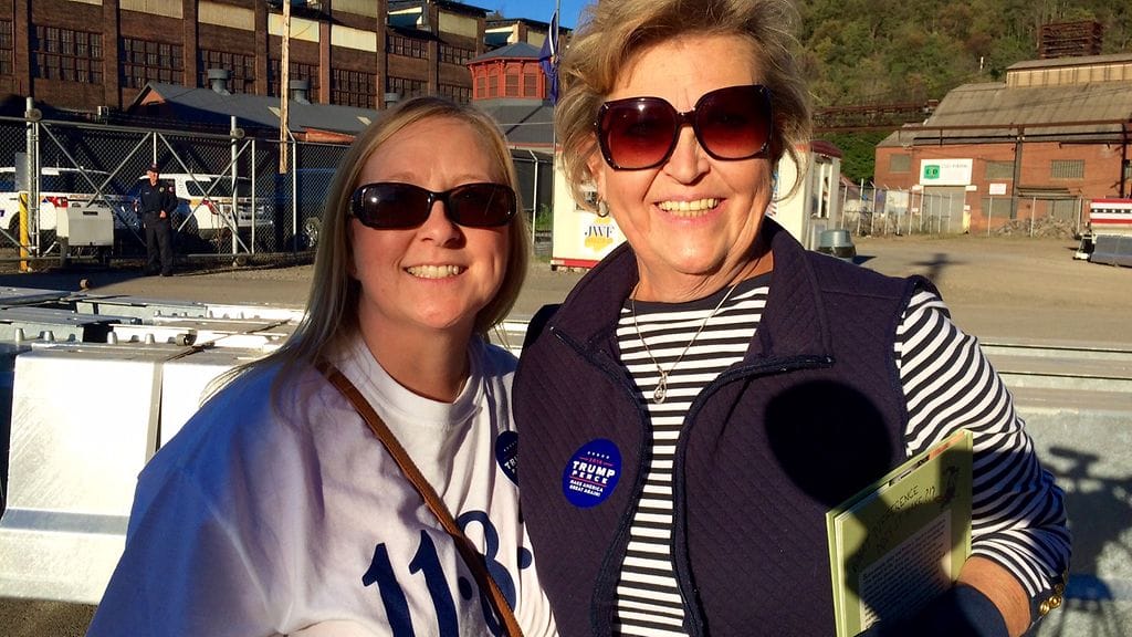 – Clinton haluaa viedä aseemme ja me emme siihen suostu. Trump joskus innostuu liikaa, mutten usko, että hän tarkoittaa kaikkea mitä sanoo, Kelly Peters sanoo.