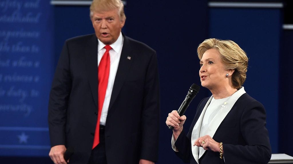 Donald Trump ja Hillary Clinton ottivat mittaa toisistaan tv-väittelyssä.