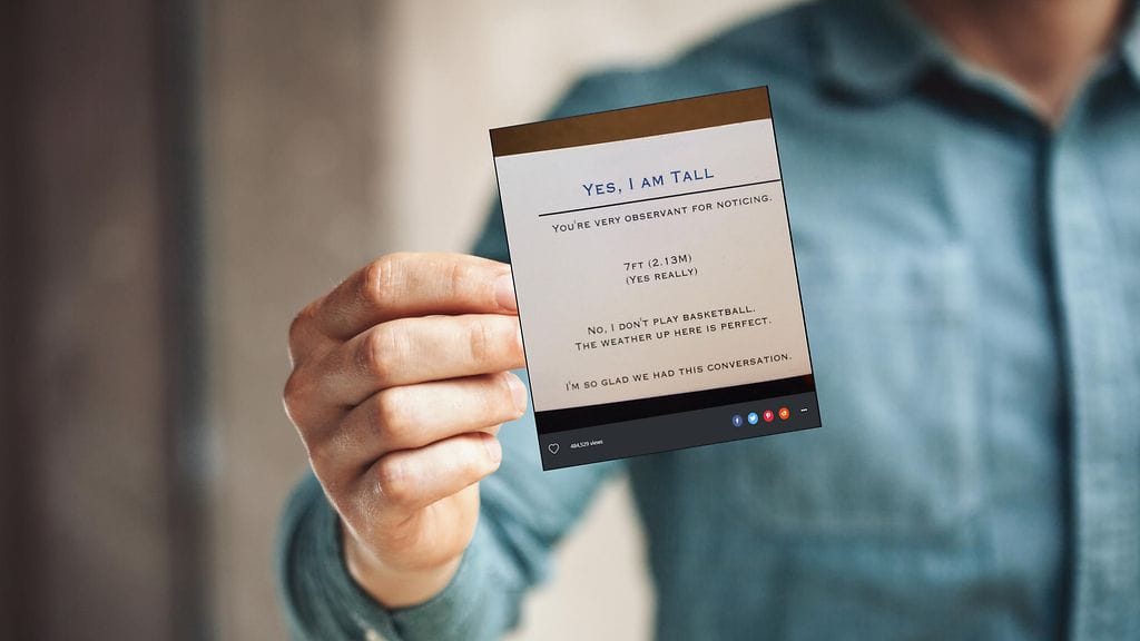 Teinipoika näpäyttää kaikkia hänen pituuttaa ihmetteleviä henkilöitä nerokkaalla käyntikortilla.