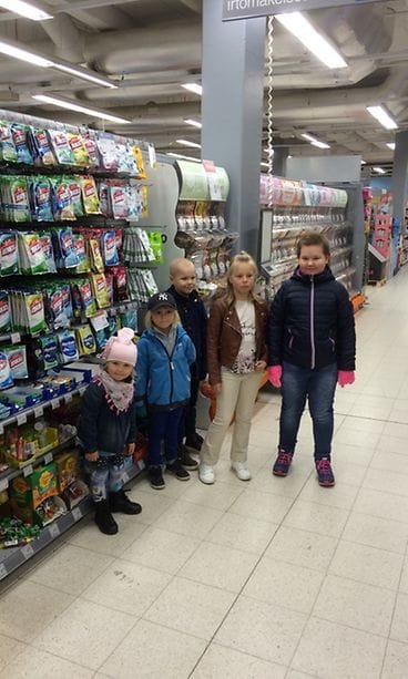 Vakavasti sairaat lapset ruokakaupassa Porissa, juttu 10.10.2016