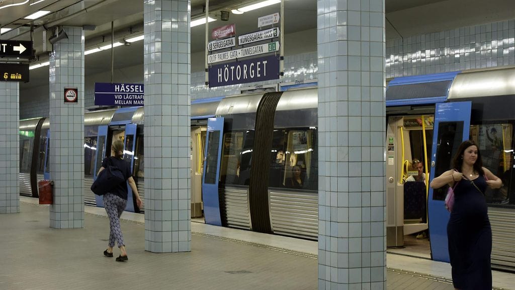 Metro Hötorgetin asemalla Tukholmassa 10. toukokuuta 2016. Kuvituskuva.