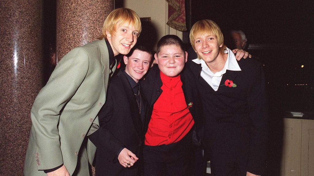 Devon Murray (toinen vas.) Harry Potter -kollegojensa kanssa vuonna 2002.