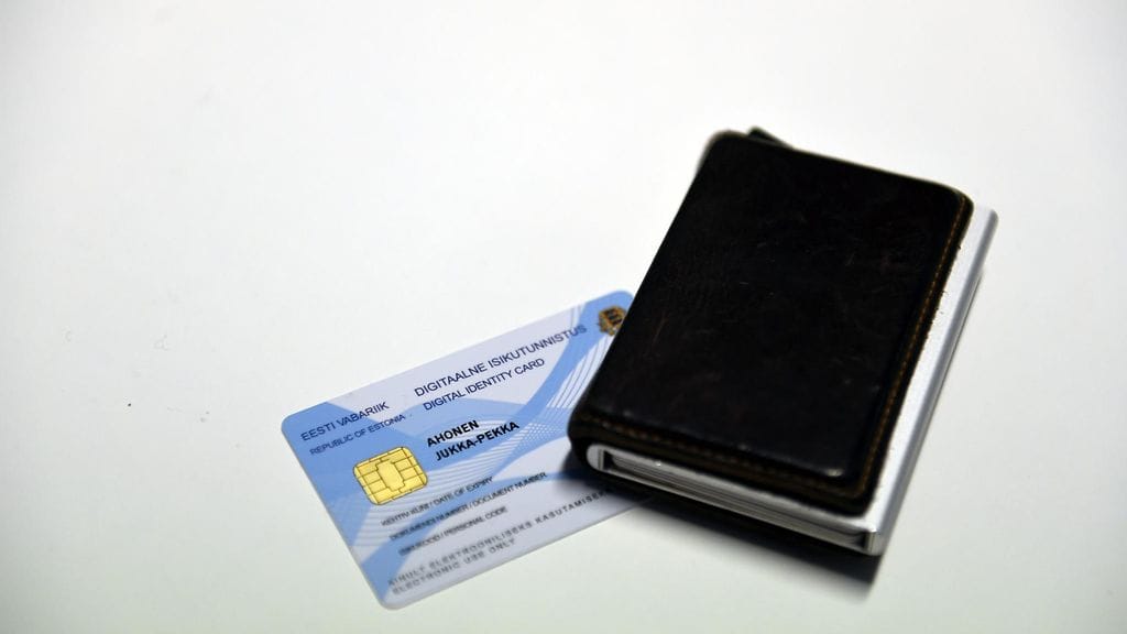 E-kansalaisuushakemuksen voi täyttää netissä ja se maksaa 50 euroa.