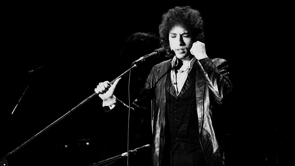 Bob Dylan arkistokuvassa esiintymässä Pariisissa 4.7.1978.