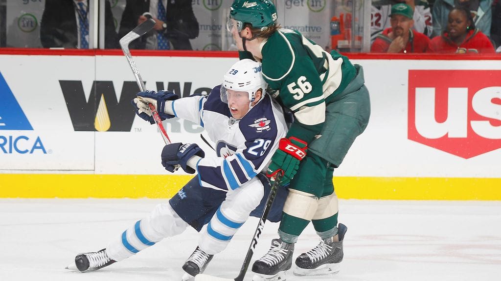 Patrik Laine ja Erik Haula nojailivat sunnuntaina.