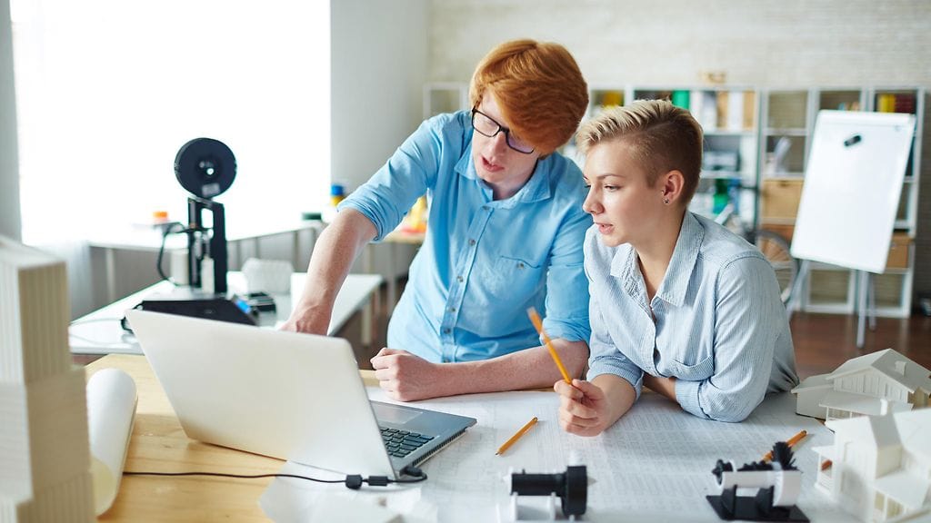 Monet uudet ammattinimikkeet tuottavat vanhemmille päänvaivaa .