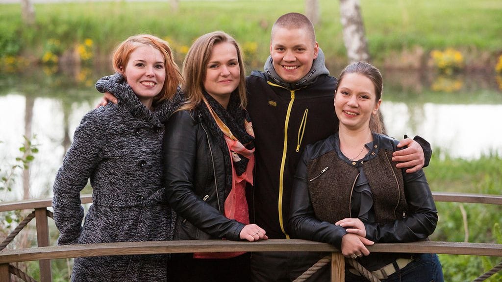 MaajussilleMorsian_EPS6_Johanna_AnnaMaria_Tero_LindaJuulia_001