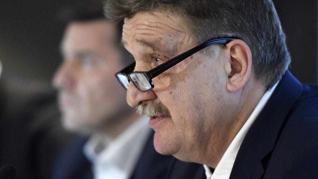 Palloliiton puheenjohtaja Pertti Alaja.