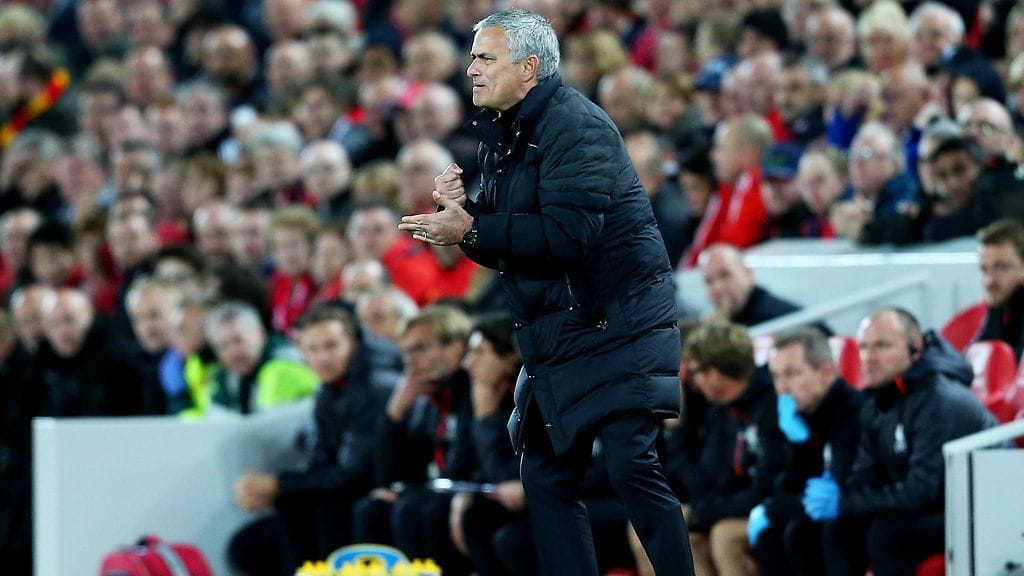 Jose Mourinho piiskasi omiaan tasapeliin päättyneessä Liverpool-ottelussa.