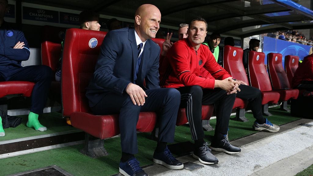 FC Kööpenhaminen päävalmentaja Ståle Solbakken (vas.) voitokkaassa kotiottelussa Club Bruggea vastaan.