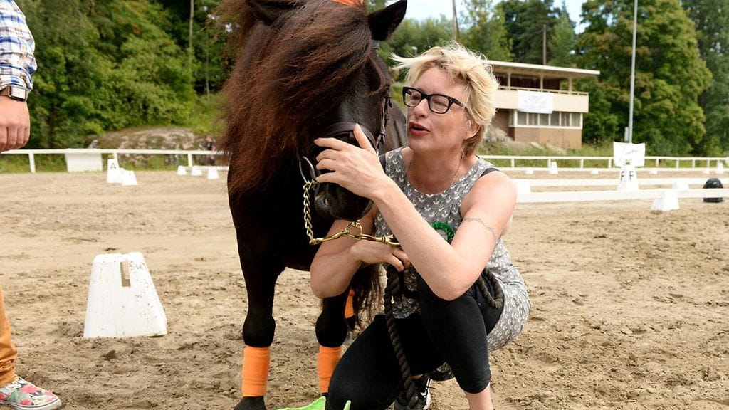 Katja Ståhl kuvattuna poniagility-kilpailussa Laakson ratsastuskentällä Helsingissä 7. elokuuta 2016.