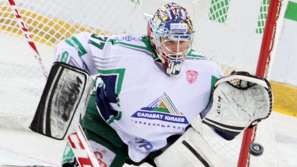 Leland Irving KHL-seura Ufan paidassa tammikuussa 2015.