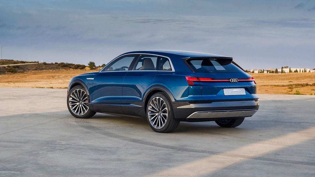 Audi e-tron quattro concept antaa esimakua saksalaismerkin ensimmäisestä täyssähköautosta.