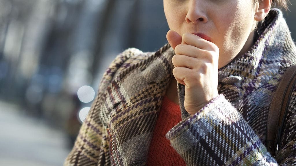 Yskän takia pitää mennä lääkäriin, jos tauti pitkittyy tai siihen liittyy muita hälyttäviä oireita.