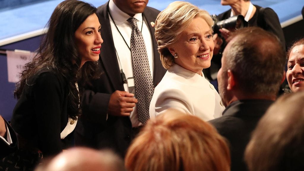 Hillary Clinton tv-vaaliväittelyn jälkeen 19.10.2016. Hän on ollut johdossa viimeisimmissä mielipidemittauksissa.