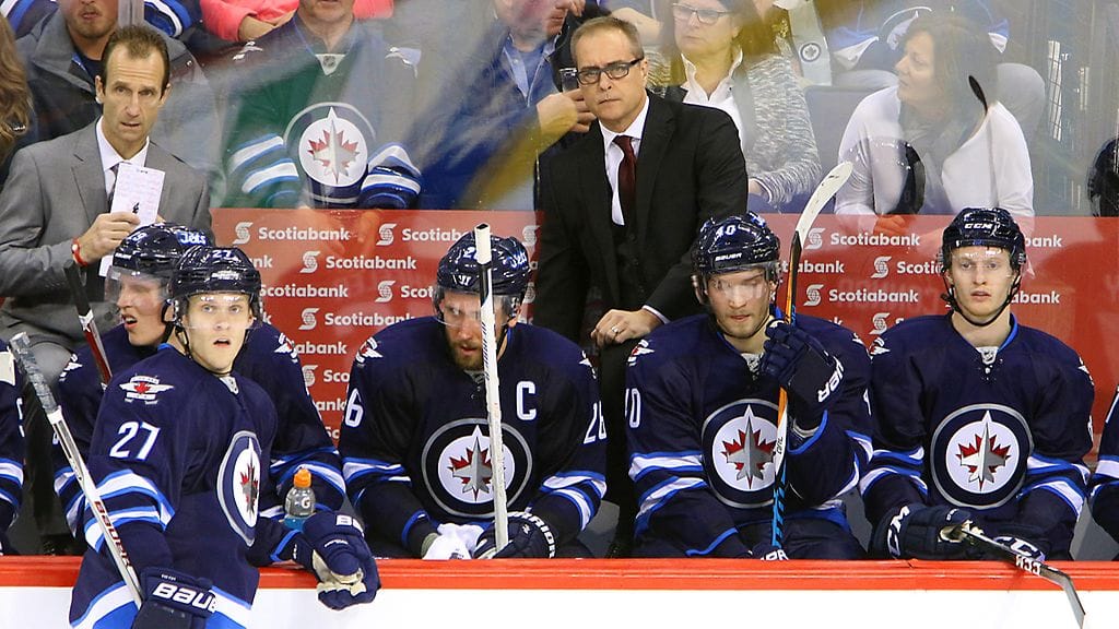 Paul Maurice Jetsin penkin takana.