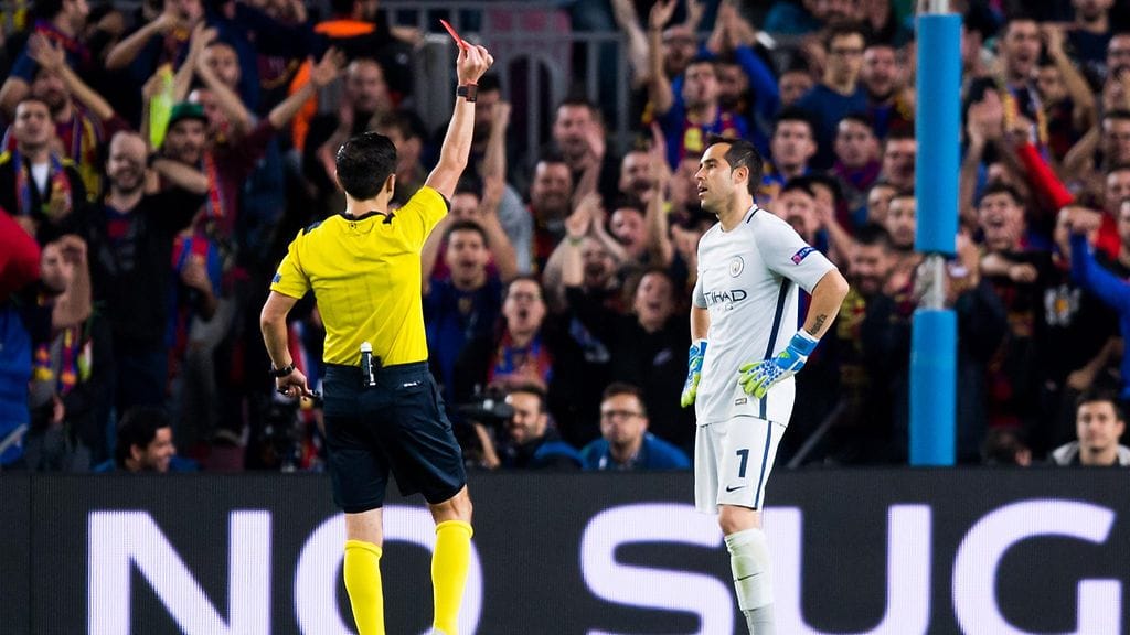 Claudio Bravo näki punaista.