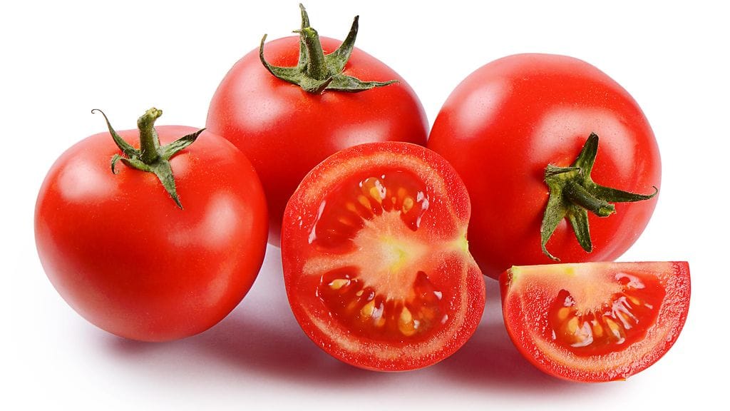 Tomaatit sisältävät runaasti C-vitamiinia ja kivennäisaineita.
