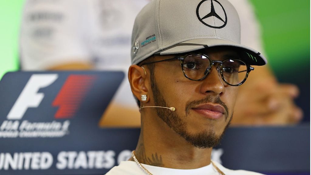 Lewis Hamilton oli kovassa tentissä Teksasin Austinin lehdistötilaisuudessa.