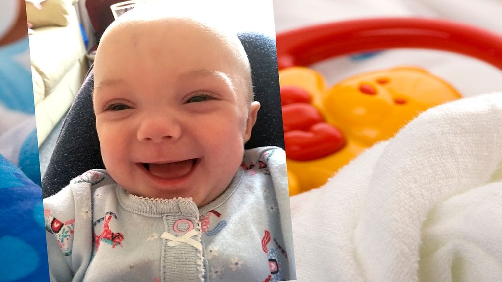 Äiti sai ikuistettua Macey-vauvan ensimmäisen hymyn.