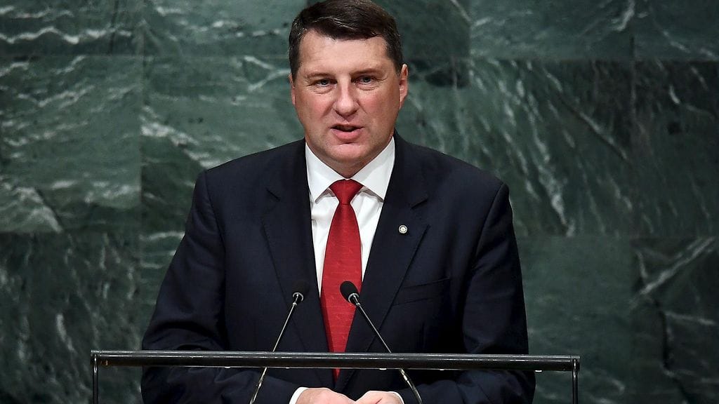 Latvian presidentti Raimonds Vejonis vierailee Suomessa ensi viikon tiistaina. Hän tapaa presidentti Sauli Niinistön ja ulkoministeri Timo Soinin.