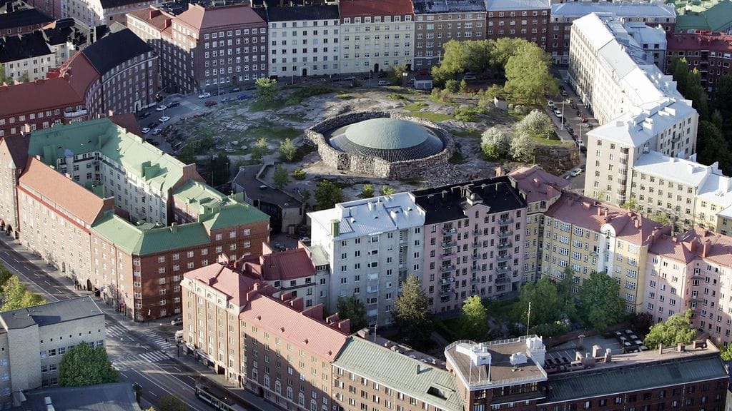 Matkailusivuston mukaan arkkitehtuuri on läsnä kaikkialla, myös kirkoissa.